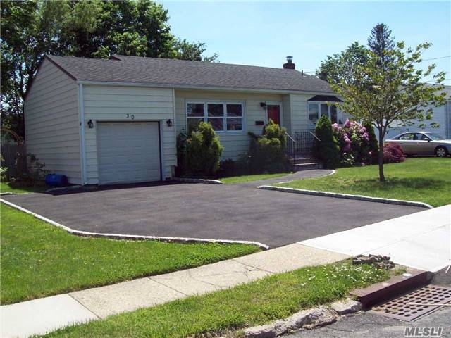 #1 photo, 30 Seward Street, West Babylon , NY 11704