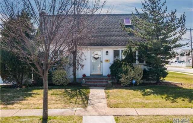 #1 photo, 2 Marion Street, ناسو Hicksville , NY 11801