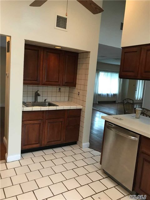 #1 photo, 3194 Ilene Lane, ナッソー郡 Levittown , Ny 11756