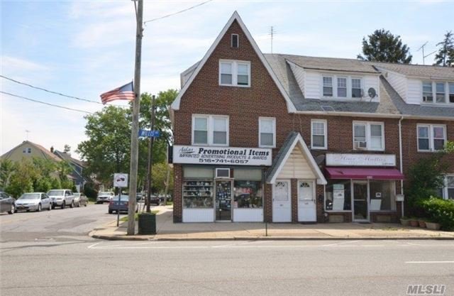 #1 photo, 682 Willis Avenue, ナッソー郡 Williston Park , NY 11596