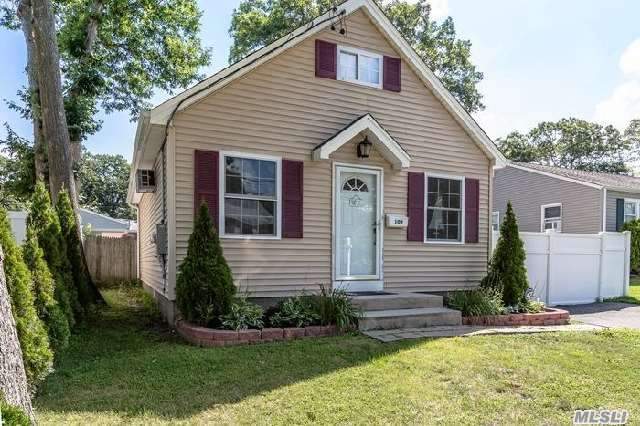 #1 photo, 109 W 4th Street, Ronkonkoma , NY 11779