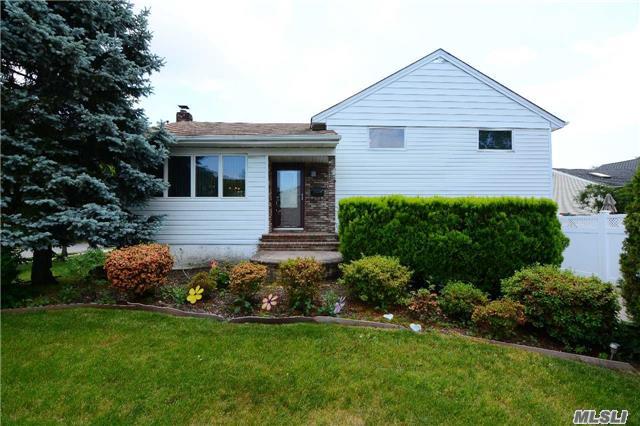 #1 photo, 308 Ernest Court, ناسو East Meadow , NY 11554