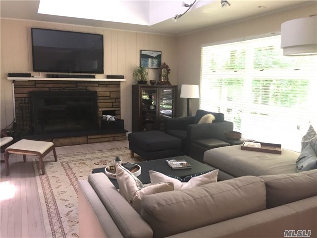 #1 photo, 6 Ray Court, 東長島 梅尔维尔 Melville , NY 11747