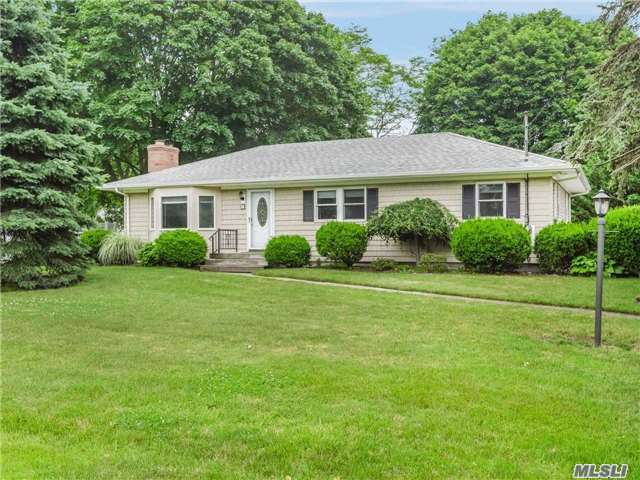 #1 photo, 5 Louis Avenue, Moriches , NY 11955