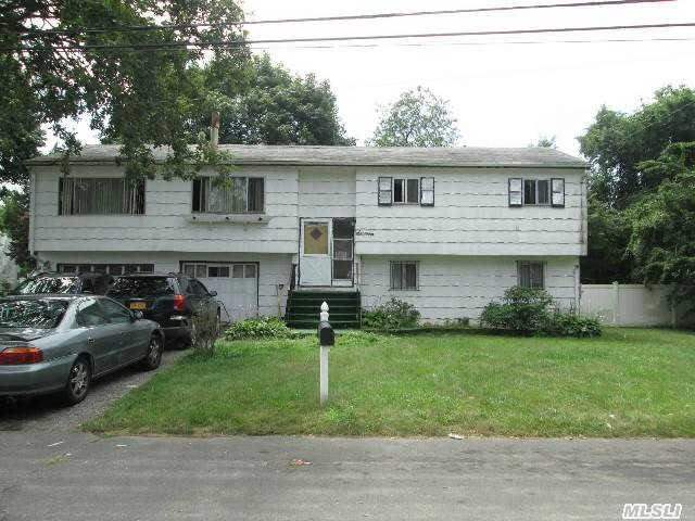 #1 photo, 16 Poplar Rd, 東長島 Amityville , NY 11701