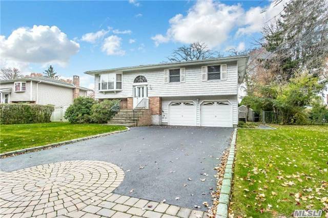 #1 photo, 162 Stuyvesant Road, Oakdale , NY 11769