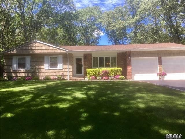 #1 photo, 24 Fisk Road, सफ़ोक काउंटी Holtsville , NY 11742