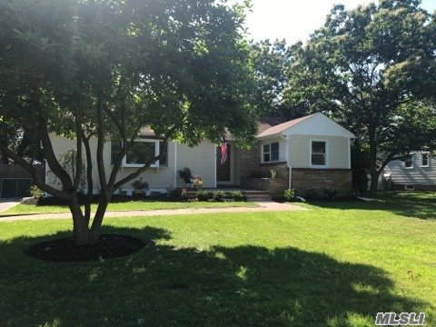 #1 photo, 36 Abinet Court, Саффолк ‖ Selden , NY 11784