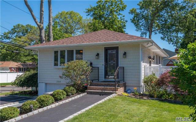 #1 photo, 359 Woodlawn Avenue, سوفولك Ronkonkoma , NY 11779