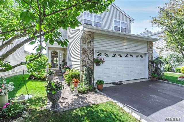 #1 photo, 12 Greenwich Court, מחוז סאפוק Holbrook , NY 11741