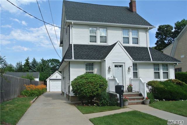 #1 photo, 31 Jackson Avenue, ناسو Rockville Centre , Ny 11570