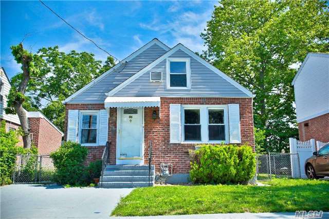 #1 photo, 35 Jefferson Avenue, ナッソー郡 Valley Stream , NY 11580