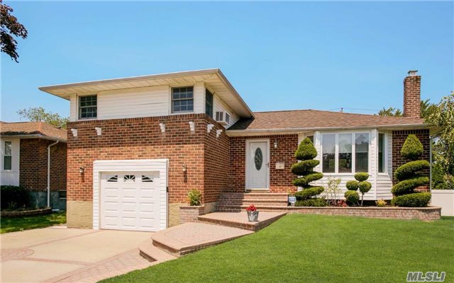 #1 photo, 128 Stephen Street, מחוז נסאו Levittown , NY 11756