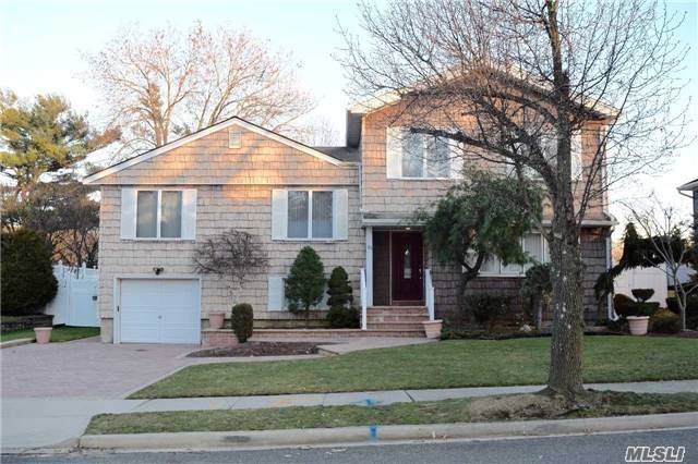 #1 photo, 11 Jerome Drive, Farmingdale , NY 11735