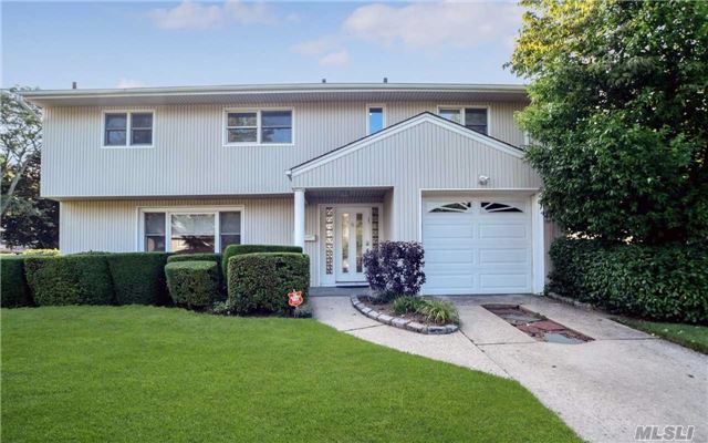 #1 photo, 8 Country Drive, Plainview , NY 11803