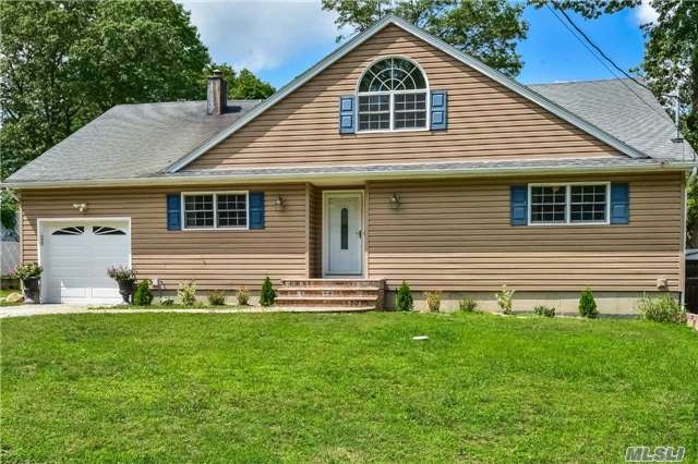 #1 photo, 457 Michigan Street, 東長島 Ronkonkoma , NY 11779