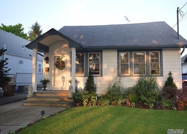 #1 photo, 85-39 263rd Street, Floral Park , NY 11001