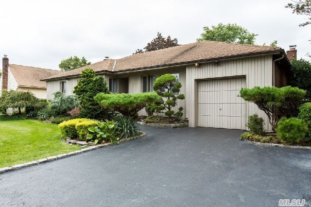 #1 photo, 652 Pierce Place, East Meadow , NY 11554