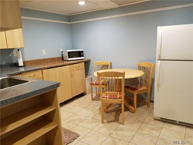 #1 photo, 161 Chestnut Street, Саффолк ‖ Mount Sinai , NY 11766