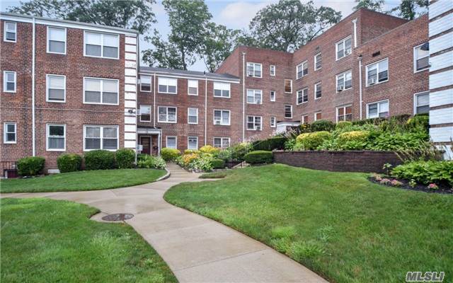 #1 photo, 14 Edwards Street, ナッソー郡 Roslyn Heights , NY 11577