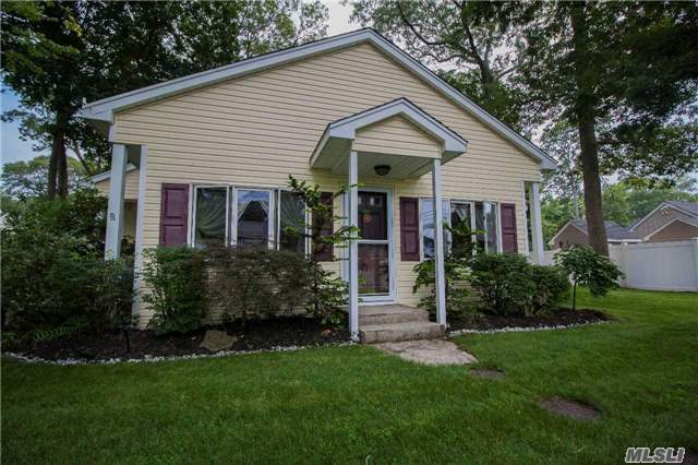 #1 photo, 270 Iroquois Street, Ronkonkoma , NY 11779