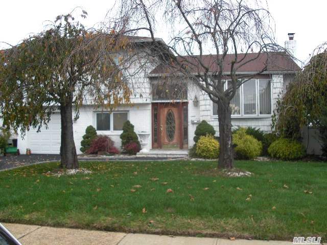 #1 photo, 53 Ford W Drive, Massapequa , NY 11758