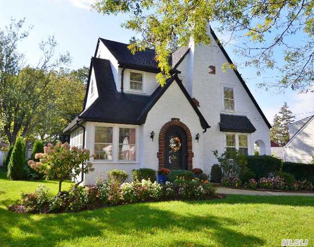 #1 photo, 214 Glenmore Street, ナッソー郡 East Williston , NY 11596