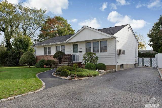 #1 photo, 3594 Northview Avenue, ナッソー郡 Wantagh , NY 11793