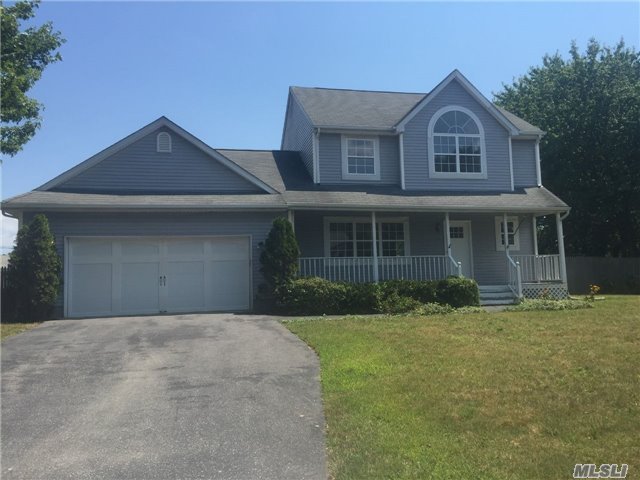 #1 photo, 11 Burwood Lane, サフォーク郡 Coram , NY 11727