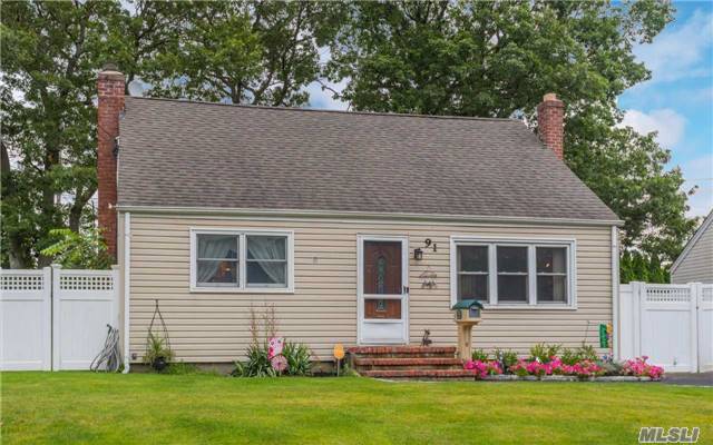 #1 photo, 91 Lakewood Avenue, سوفولك Lake Ronkonkoma , NY 11779