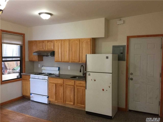 #1 photo, 126-18 101 Ave, Richmond Hill , NY 11419