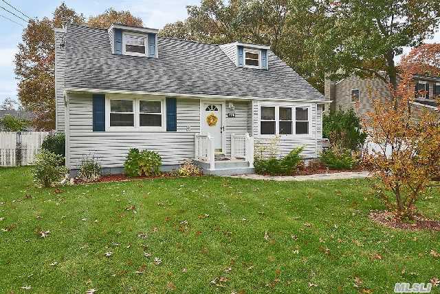 #1 photo, 174 Avenue B, Holbrook , NY 11741