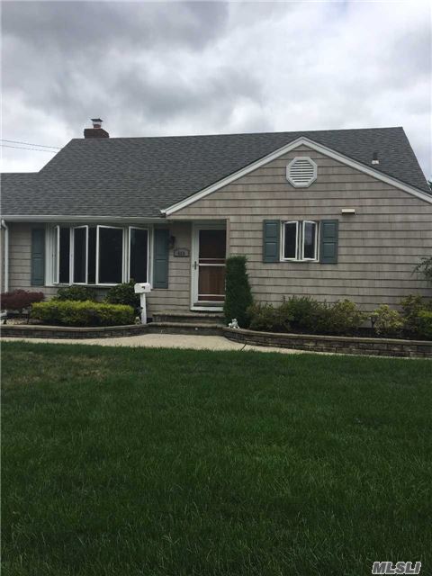 #1 photo, 469 15th Street, West Babylon , NY 11704