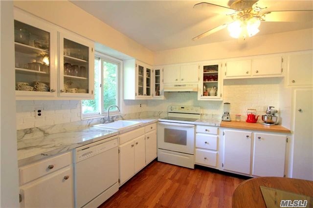 #1 photo, 264 Melville Road, South Huntington , NY 11746