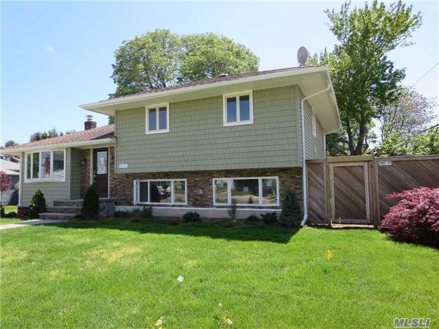 #1 photo, 316 N Utica Ave, ナッソー郡 Massapequa , NY 11758