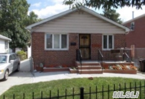 #1 photo, 46-35 204 St, Bayside , NY 11361