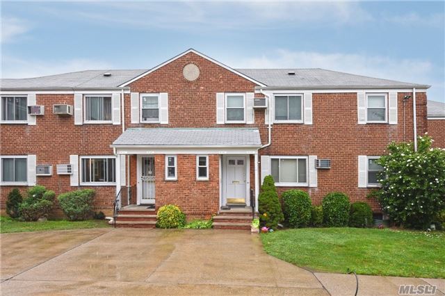 #1 photo, 245-45 76 Avenue, クイーンズ区 Glen Oaks , NY 11004