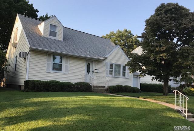 #1 photo, 9 Hillvale Rd, ナッソー郡 Albertson , NY 11507