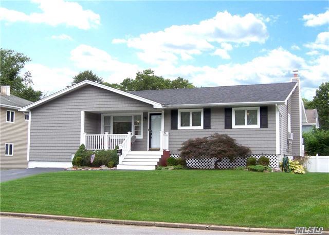 #1 photo, 528 Hyman Avenue, West Islip , NY 11795