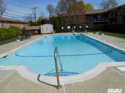 #1 photo, 400 Fulton Street, Farmingdale , NY 11735