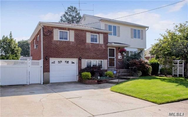 #1 photo, 371 1st Avenue, Massapequa Park , NY 11762