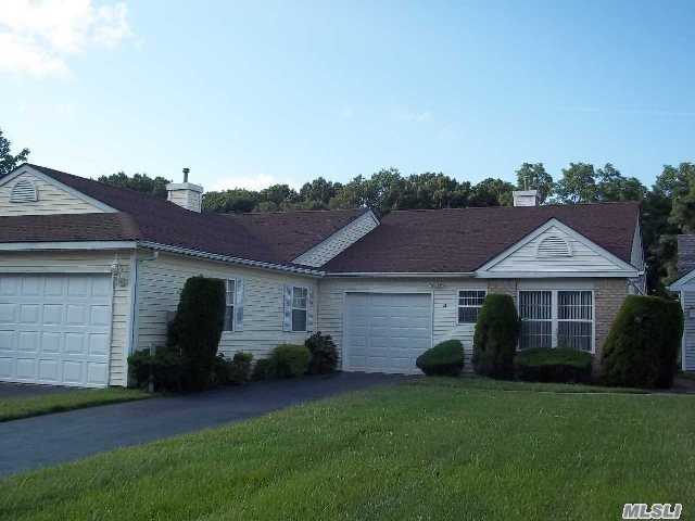 #1 photo, 4 Pheasant Trail, سوفولك Coram , NY 11727
