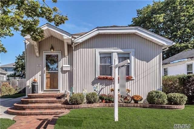 #1 photo, 553 Lincoln Avenue, ナッソー郡 West Hempstead , NY 11552