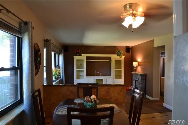 #1 photo, 55 Tulip Ave, 长岛 花卉园 Floral Park , NY 11001