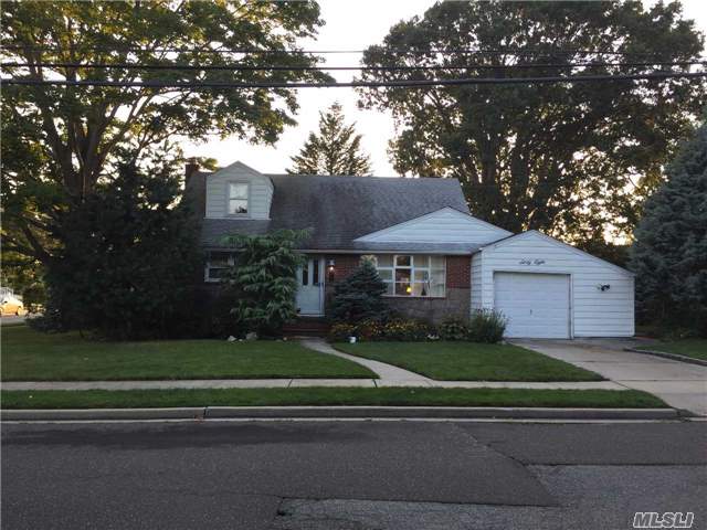 #1 photo, 68 Hemlock Drive, ناسو Farmingdale , NY 11735