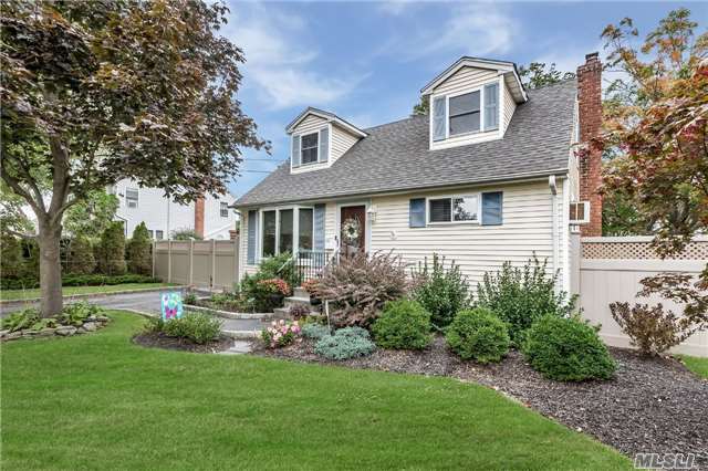 #1 photo, 55 E Adams Street, East Islip , NY 11730