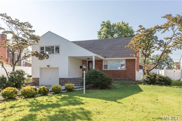 #1 photo, 4022 Wolkow Avenue, 長島 Seaford , NY 11783